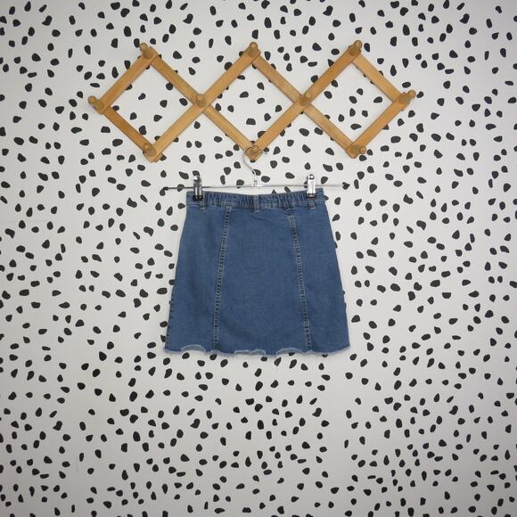 Wonder Nation Button Front Medium Wash Denim Girls Mini Skirt - Picture 3 of 7